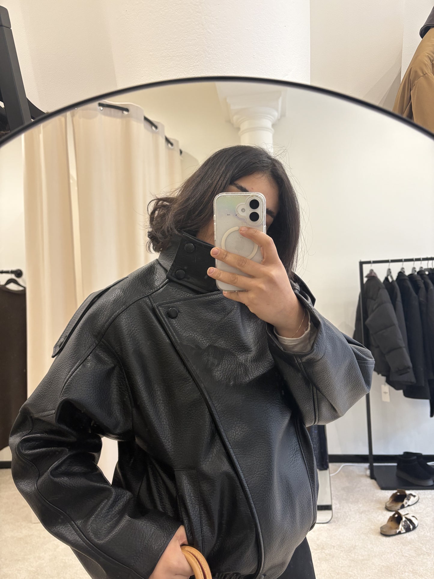 VESTE EN SIMILICUIR NOIR OVERSIZE